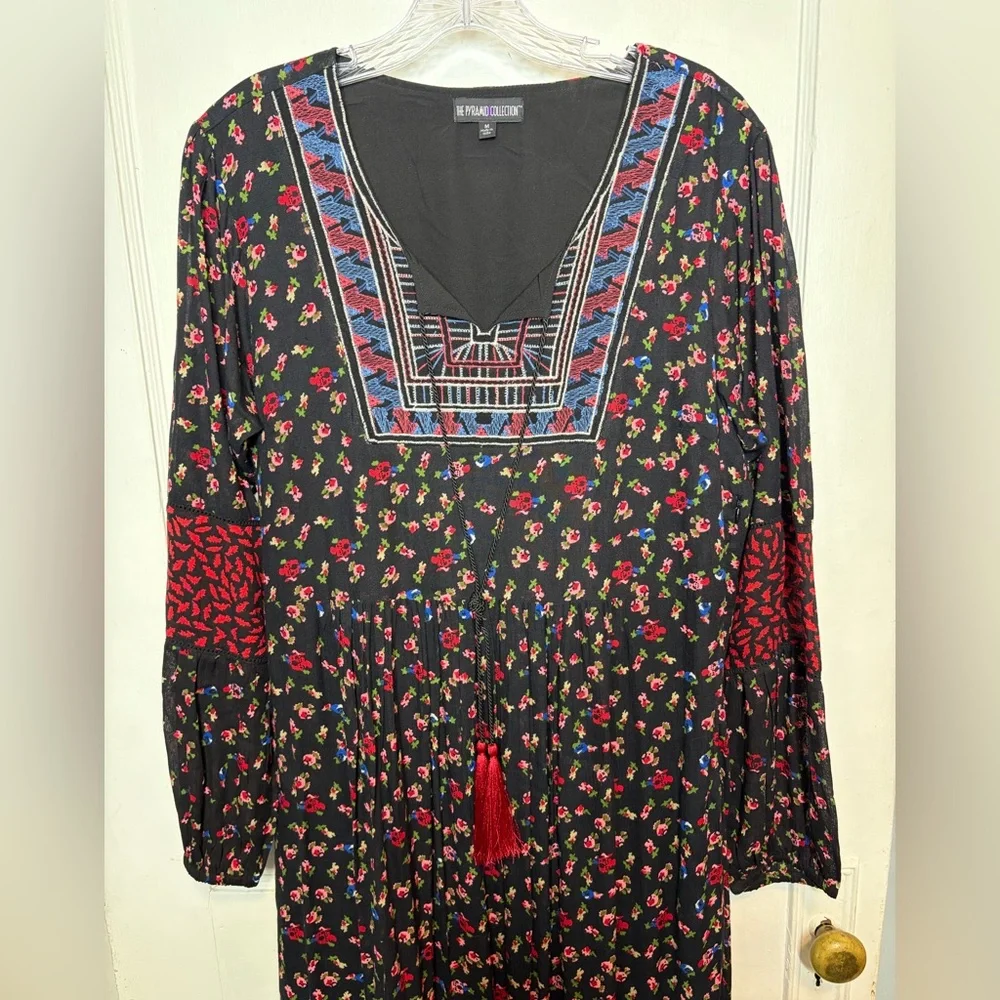The Pyramid Collection Embroidered Floral Maxi Dress Bohemian Prairie Sz M